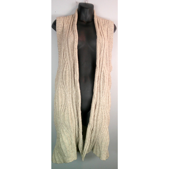 CAbi Womens Oatmeal Wool Blend Cable Knit Vest Cardigan Style #499 Size M. - Picture 1 of 9